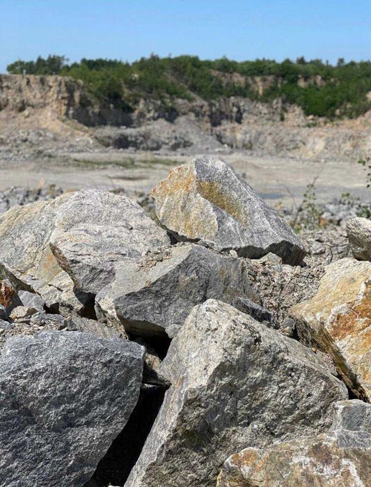 Продаж гранітного кар'єру та щебеневого заводу у Житомирській області.