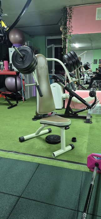 Продам тренажер для жима на плечи