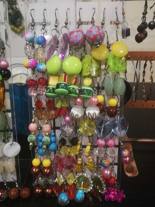 Biżuteria kolczyki bransoletka naszyjniki wisior