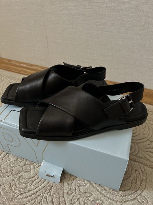 Шкіряні сандалі PRM