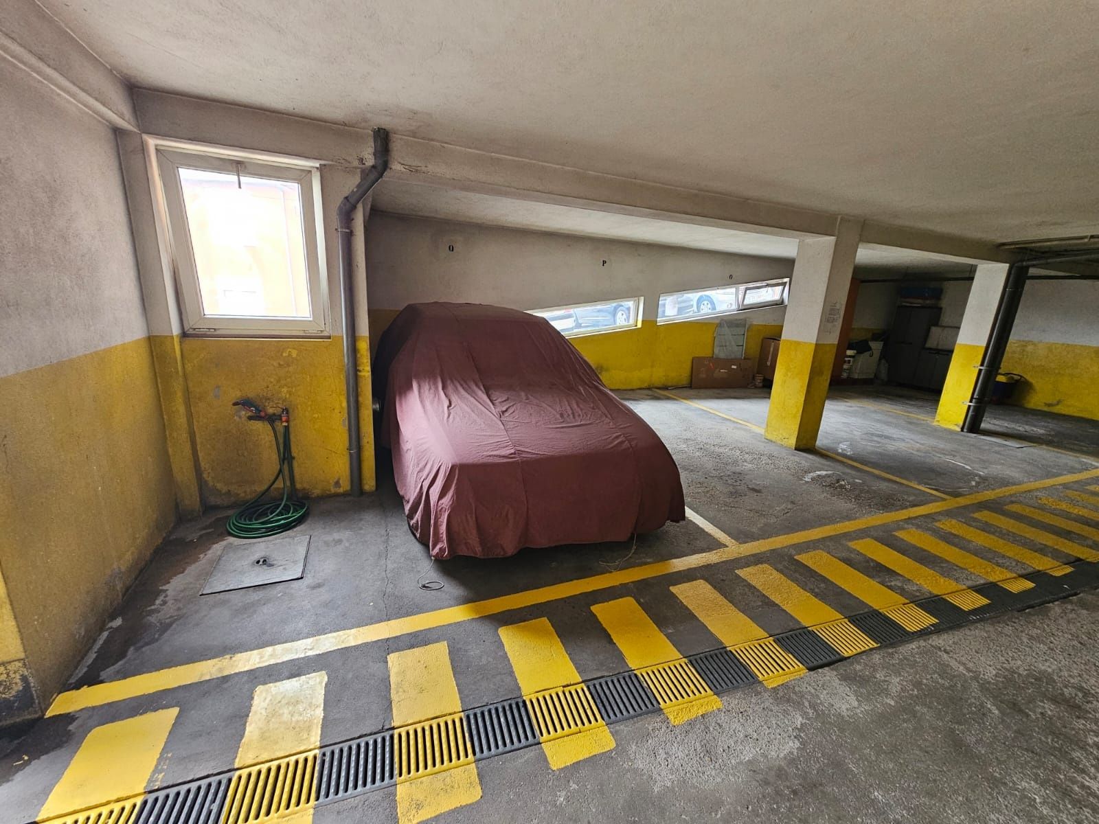 loja armazém garagem estacionamento