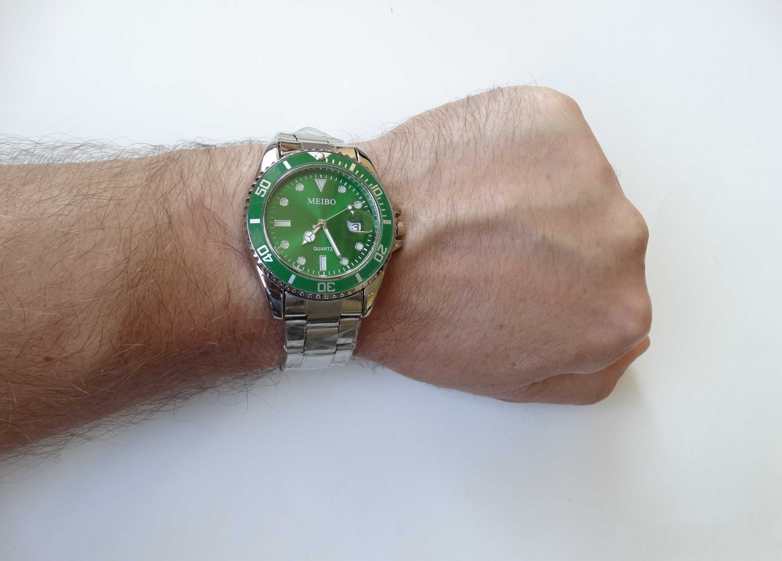 Zegarek męski zielony datownik z lupą