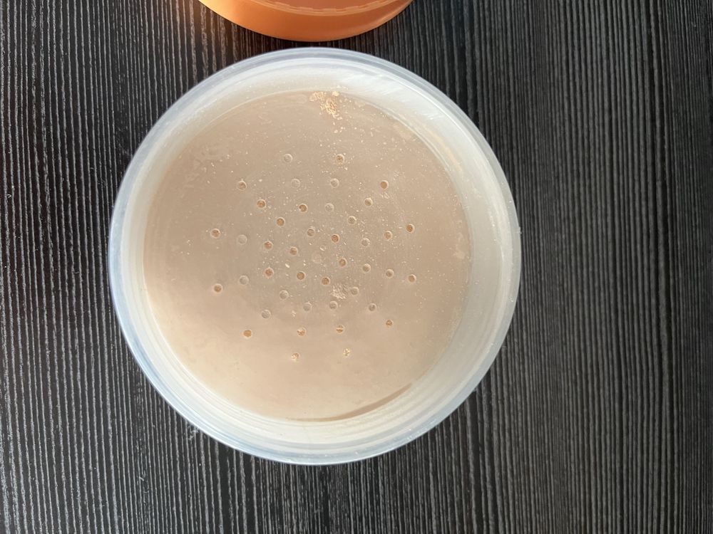 Puder Max&More Magic Mango z Action