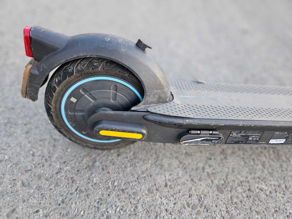 Hulajnoga elektryczna Ninebot G30 max  50 km na jednym ladowaniu