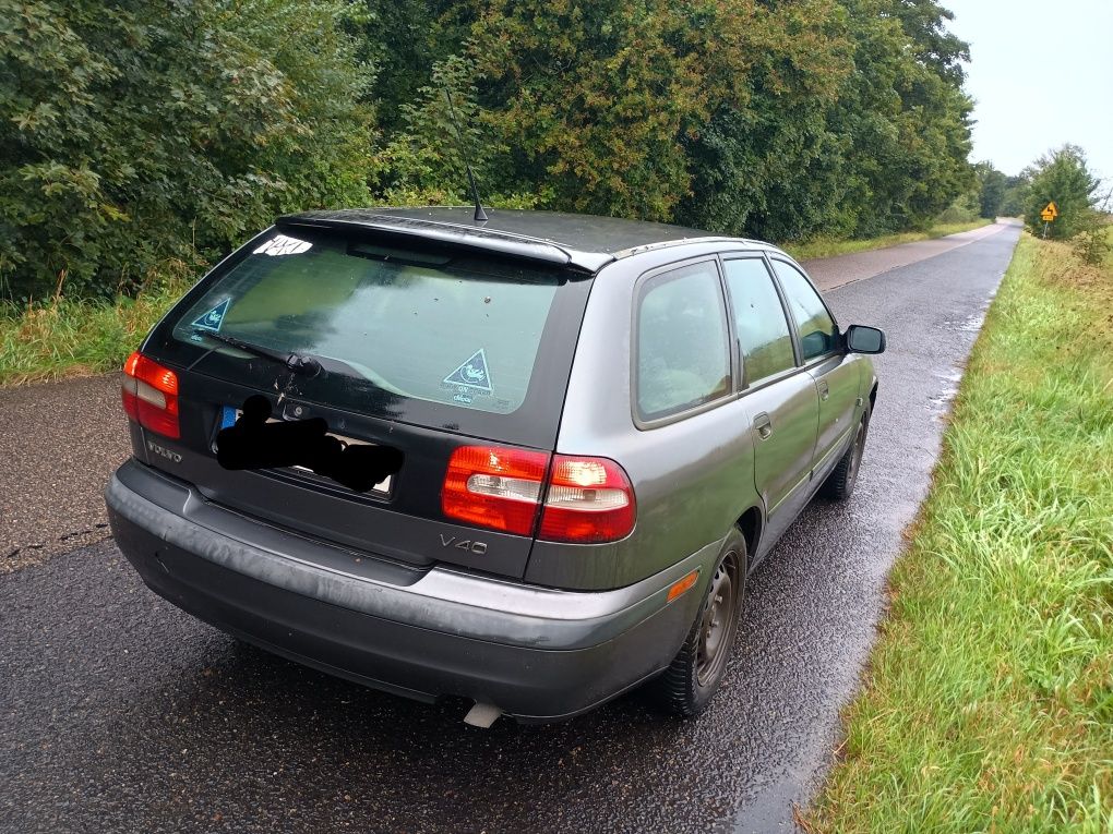 Volvo V40 1.9 2001r