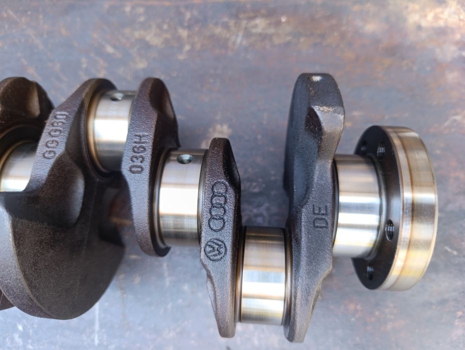 Колінвал 1.4 16V Гольф 4 Golf 4 номер 036H 036Н