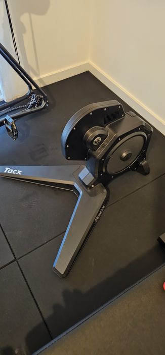 Rolo treino Tacx Flux S