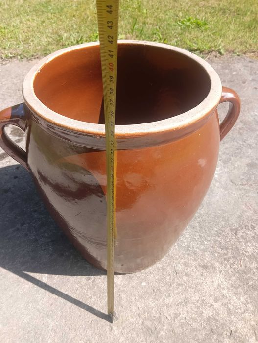 Kamienny garnek w dobrym stanie