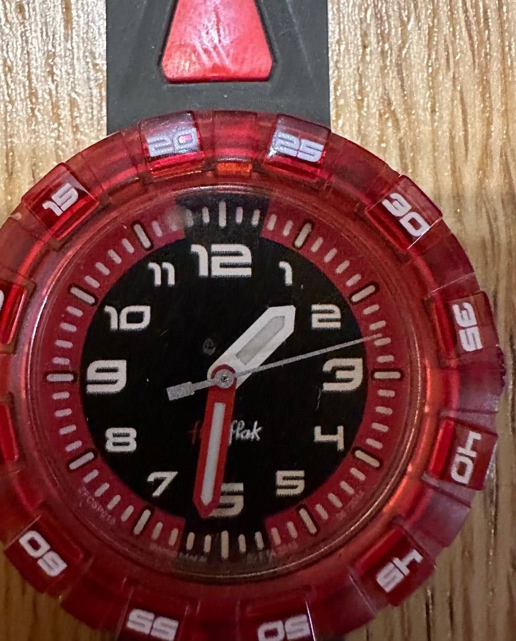 Дитячий наручний годинник Flick Flak x SWATCH Get It in Red WATCH