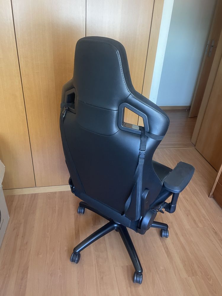 Cadeira Gaming noblechairs – Excelente Estado