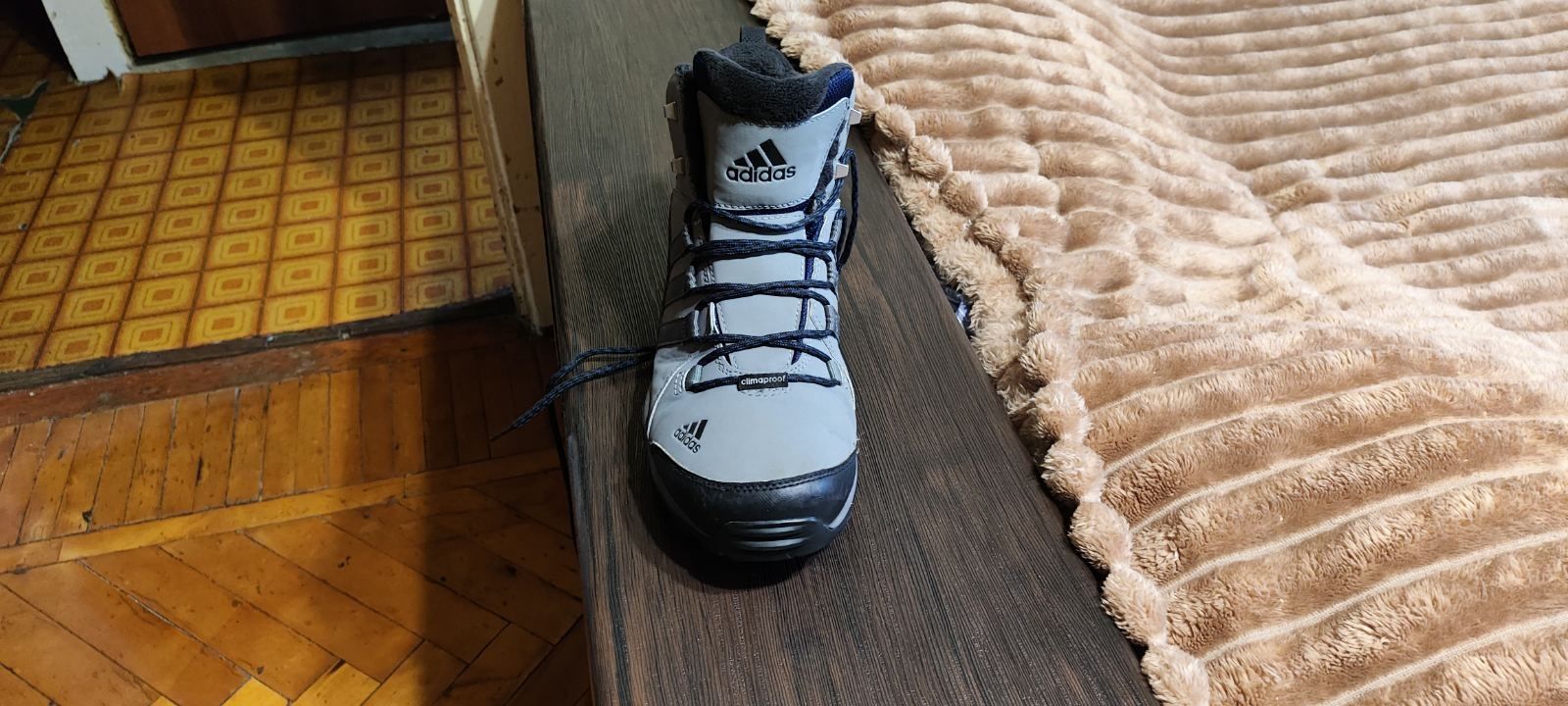 Продам кросовки 45 размер adidas