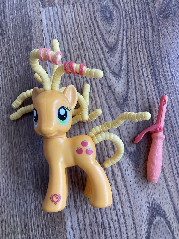 Konik my little pony applejack fryzjer szalona fryzura