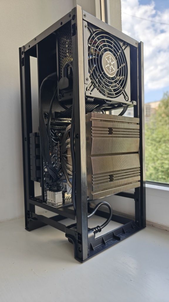 NZXT H1 топовий itx кейс