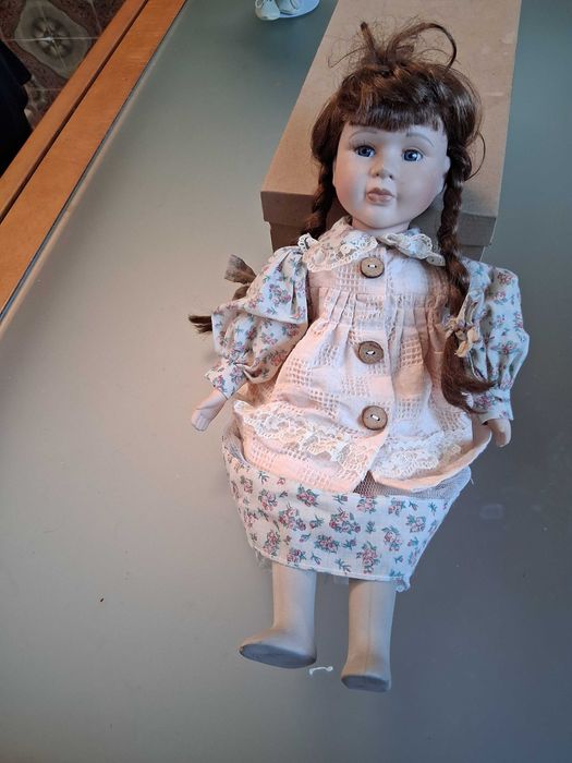 Bonecas de porcelana