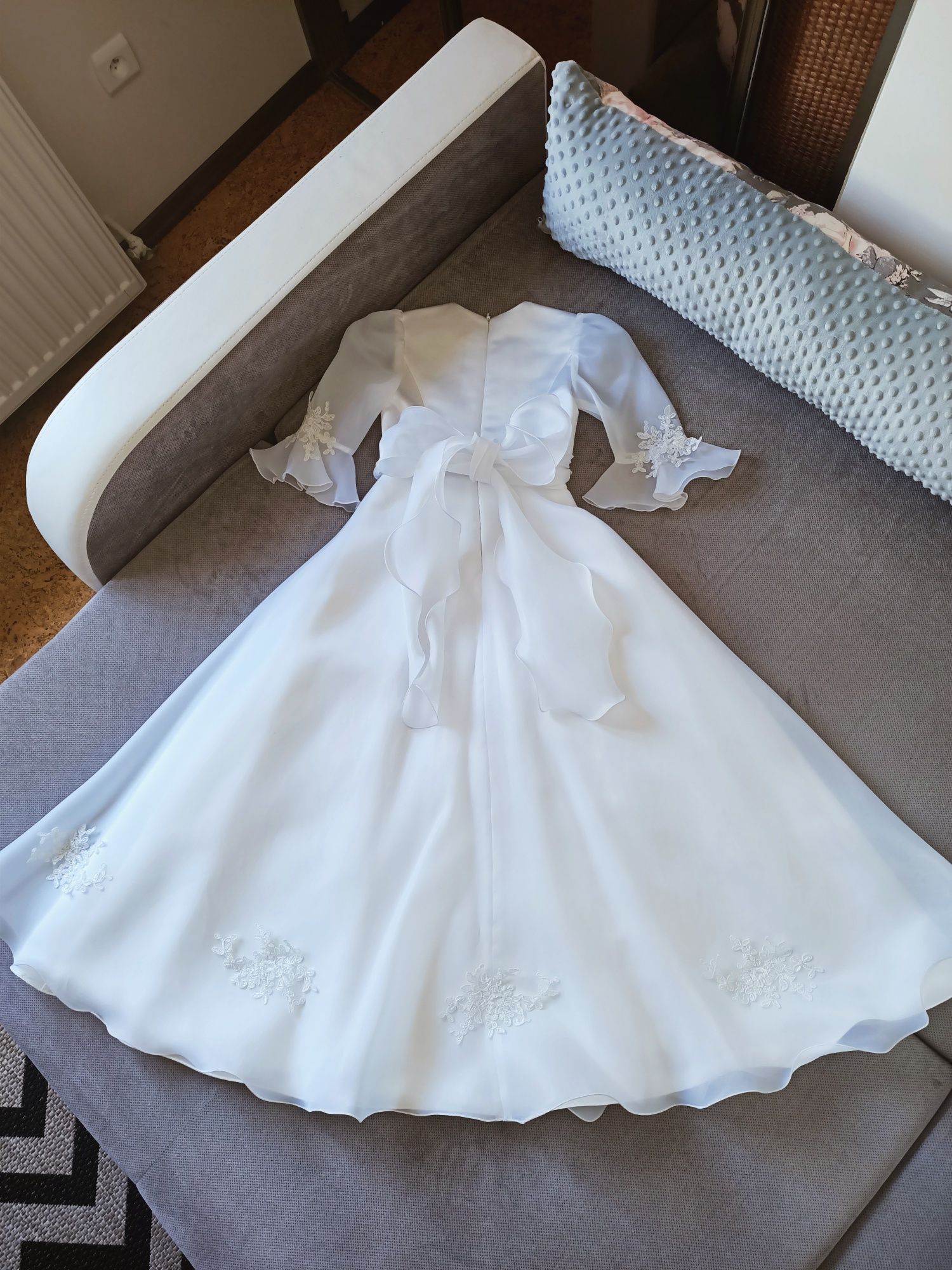 Sukienka komunijna - materiał na suknie ślubne