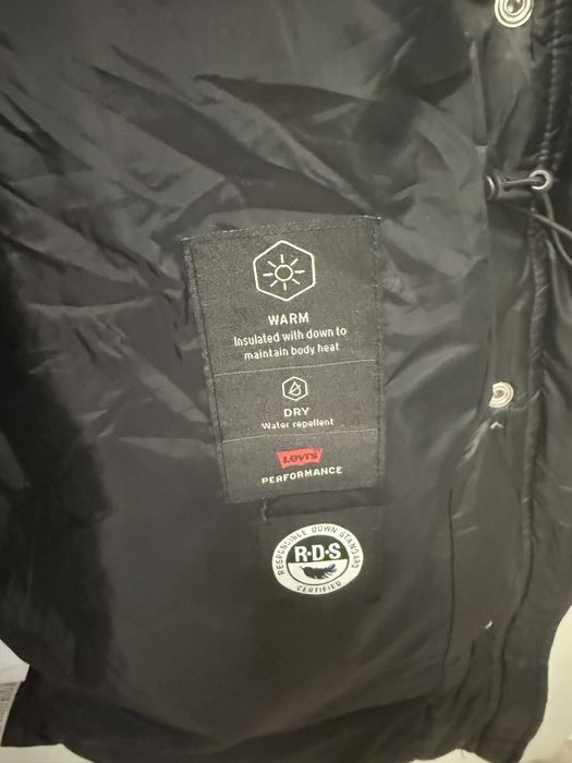 Зимовий Пуховик Levis. Розмір - S