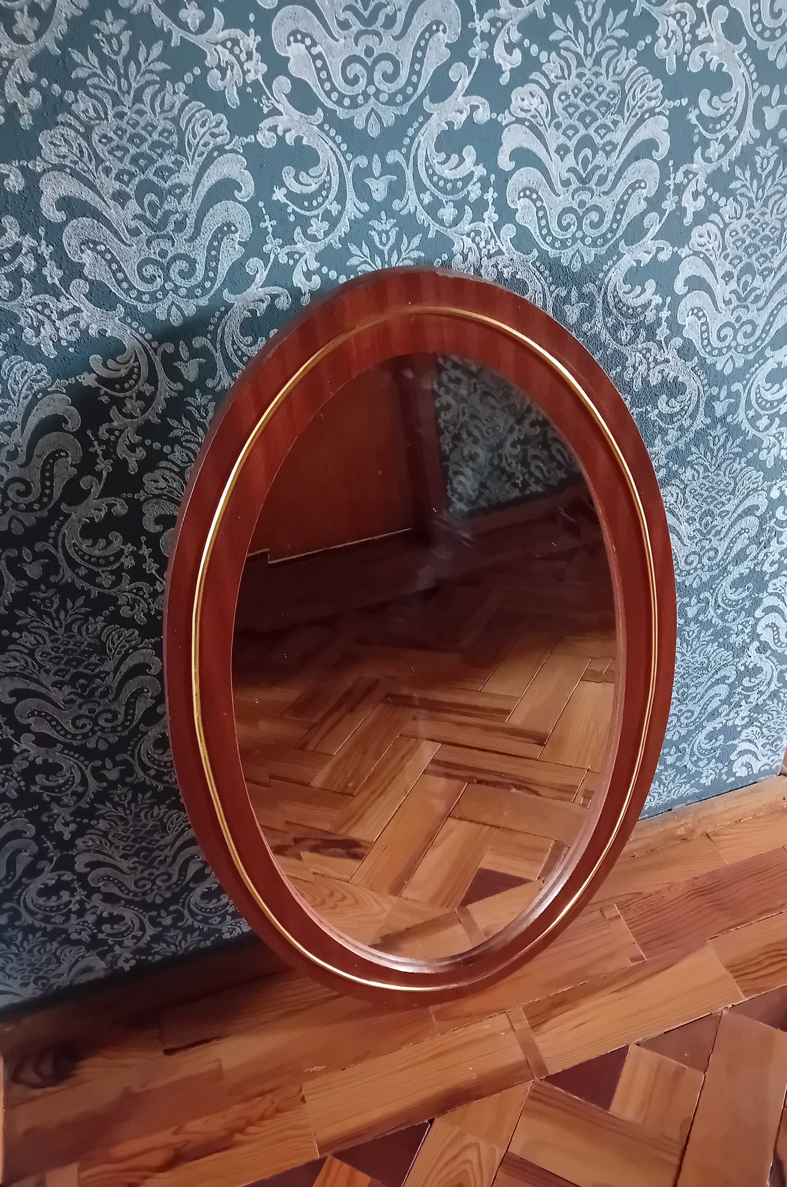 Espelho oval (Entrada ou Quarto)