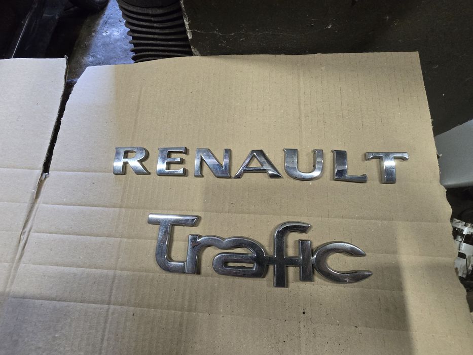 Renault trafic napis emblemat na drzwi tył wersja 01-14 rok