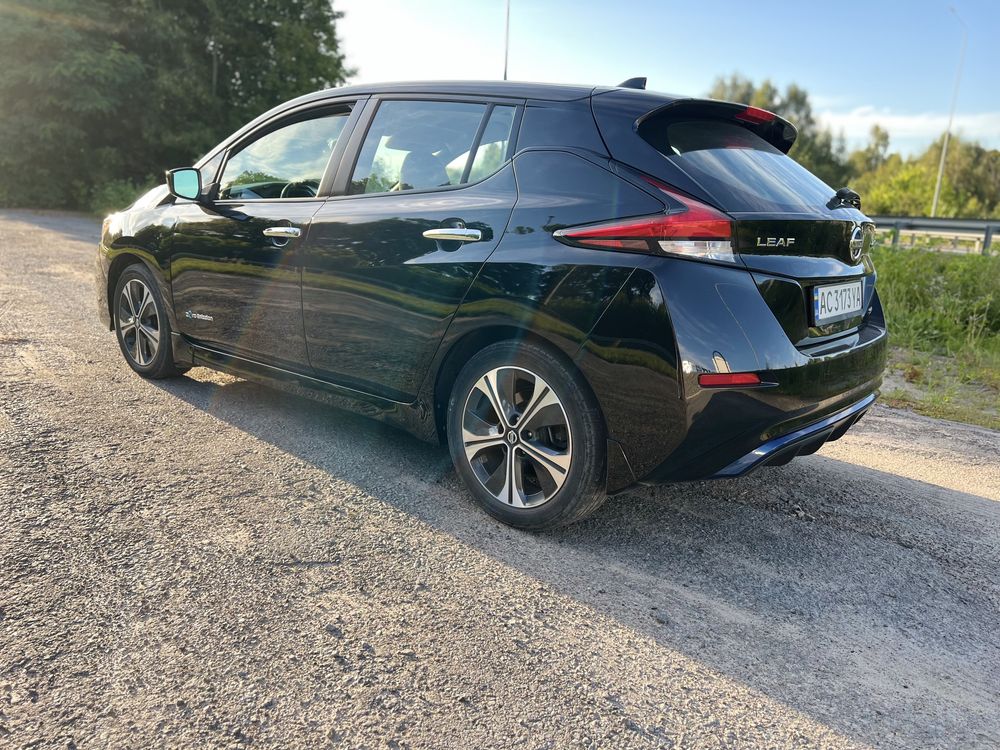 Продам Nissan Leaf 2018