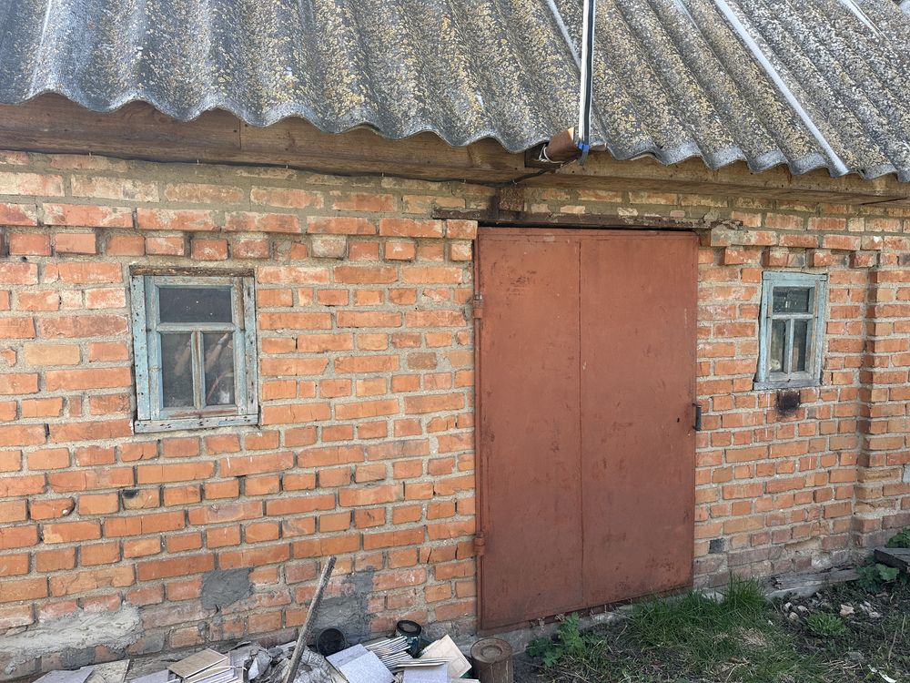 Продаж будинку із землею в смт. Ружин
