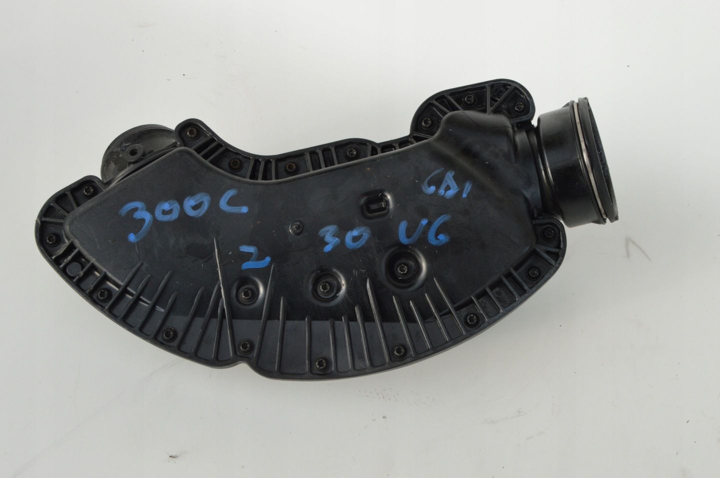 rura powietrza rezonator chrysler 300c a6421401487 3.0 v6 crd a6421401487