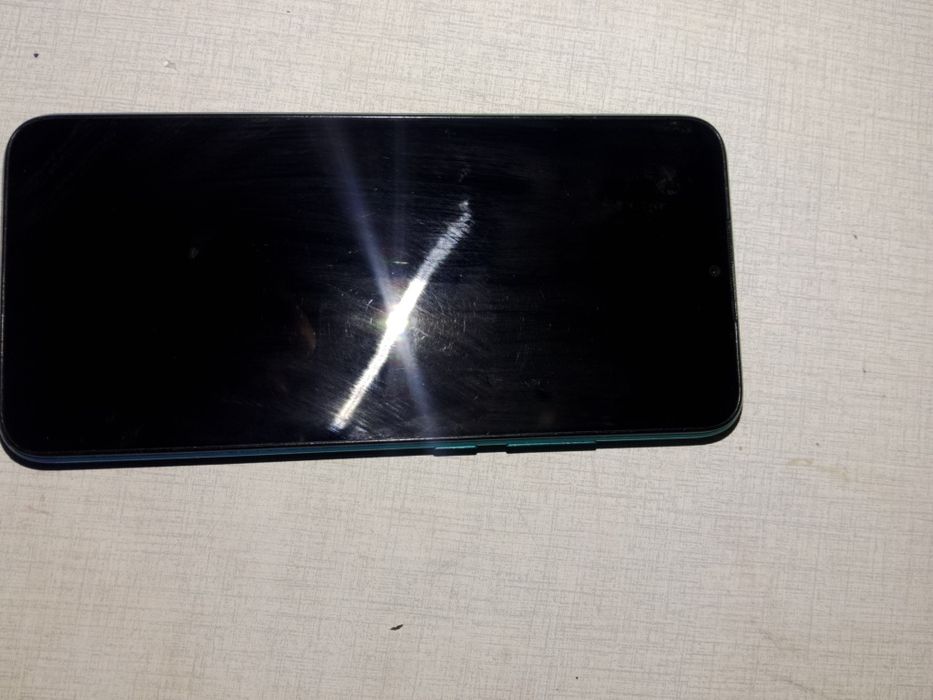 Продам телефон в хорошем состоянии.1000гр возможен торг.