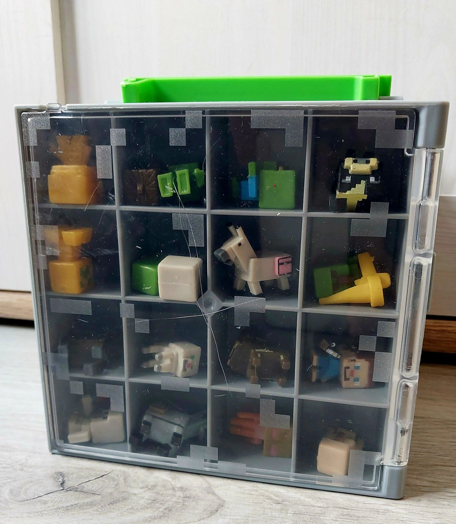 Minecraft box walizka kolekcjonerska na figurki zestaw
