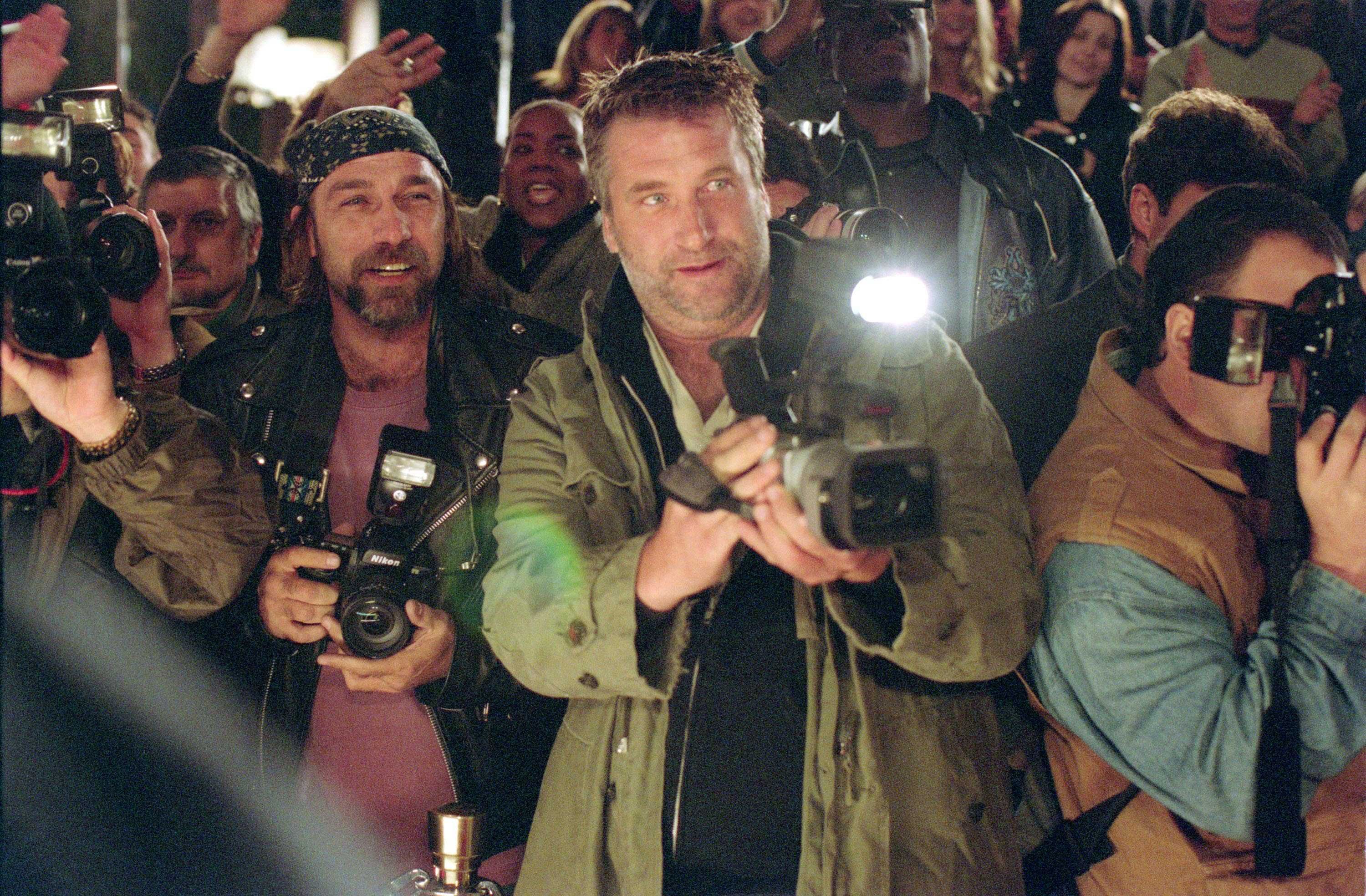 PAPARAZZI (Mel Gibson)  Cole Hauser/Robin Tunney/Dennis Farina