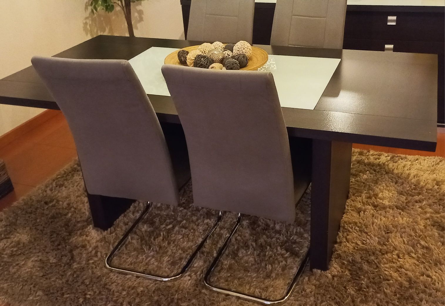 Vendo conjunto de 4 cadeiras