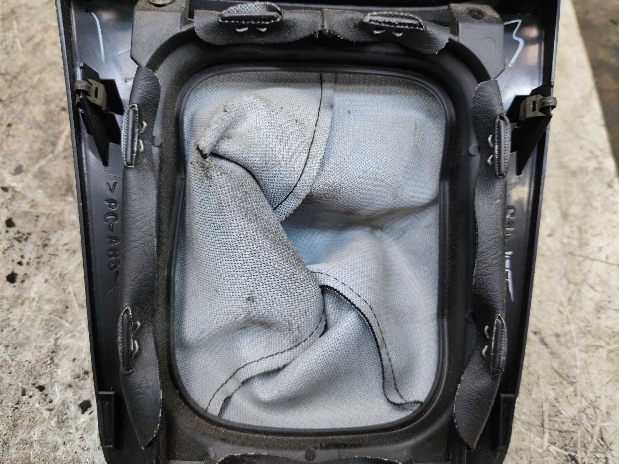 Honda Accord VI Ramka Osłona Konsoli Zapalniczka