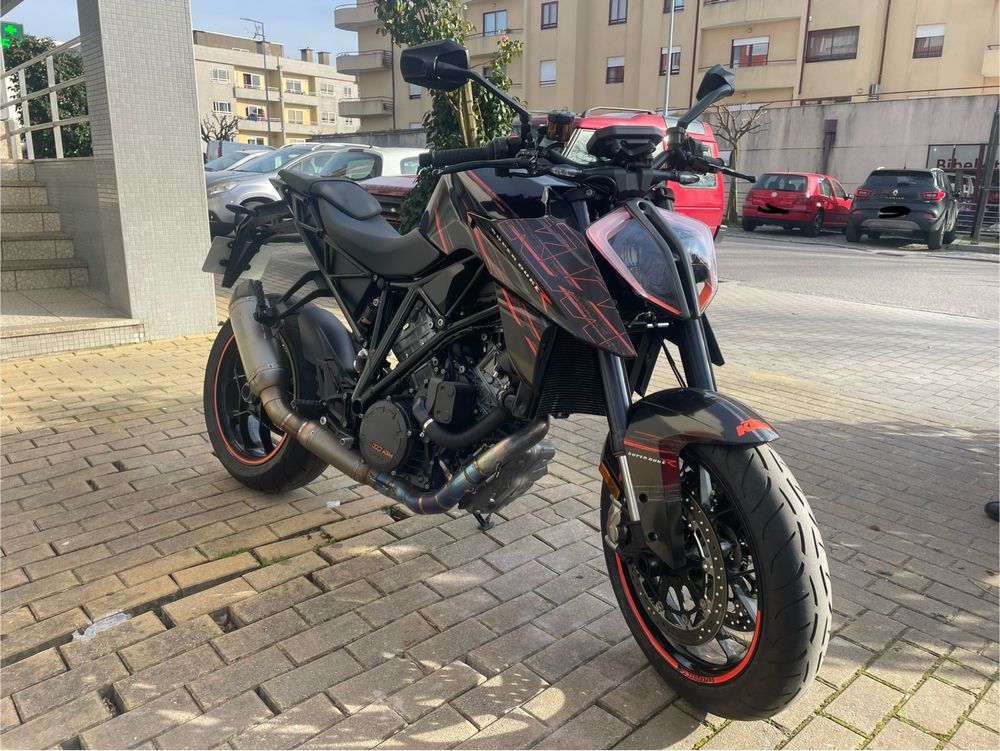 KTM 1290 SUPER DUKE R