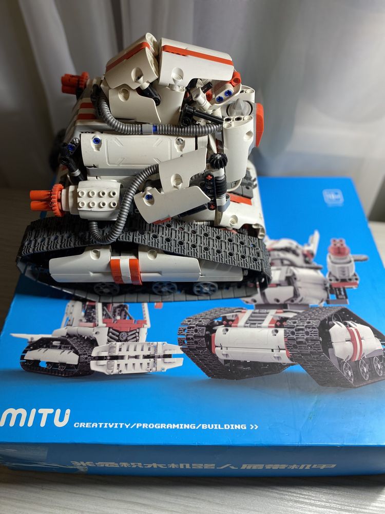 Продам робота-конструктора  Mi Robot Builder