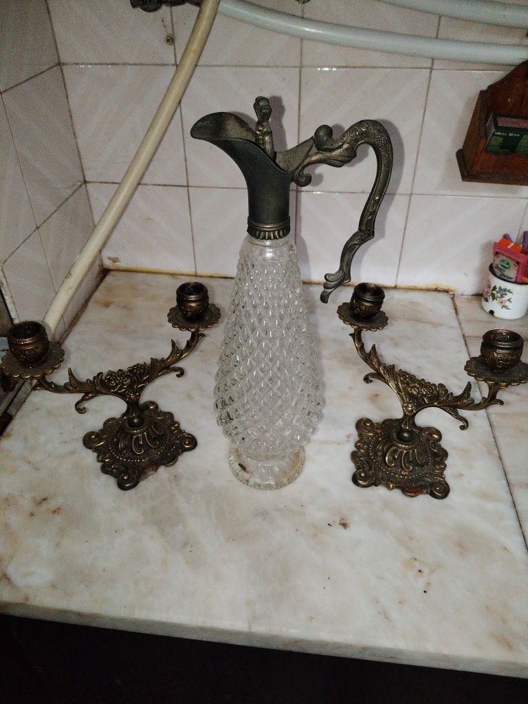 Vendo muitas antiguidades