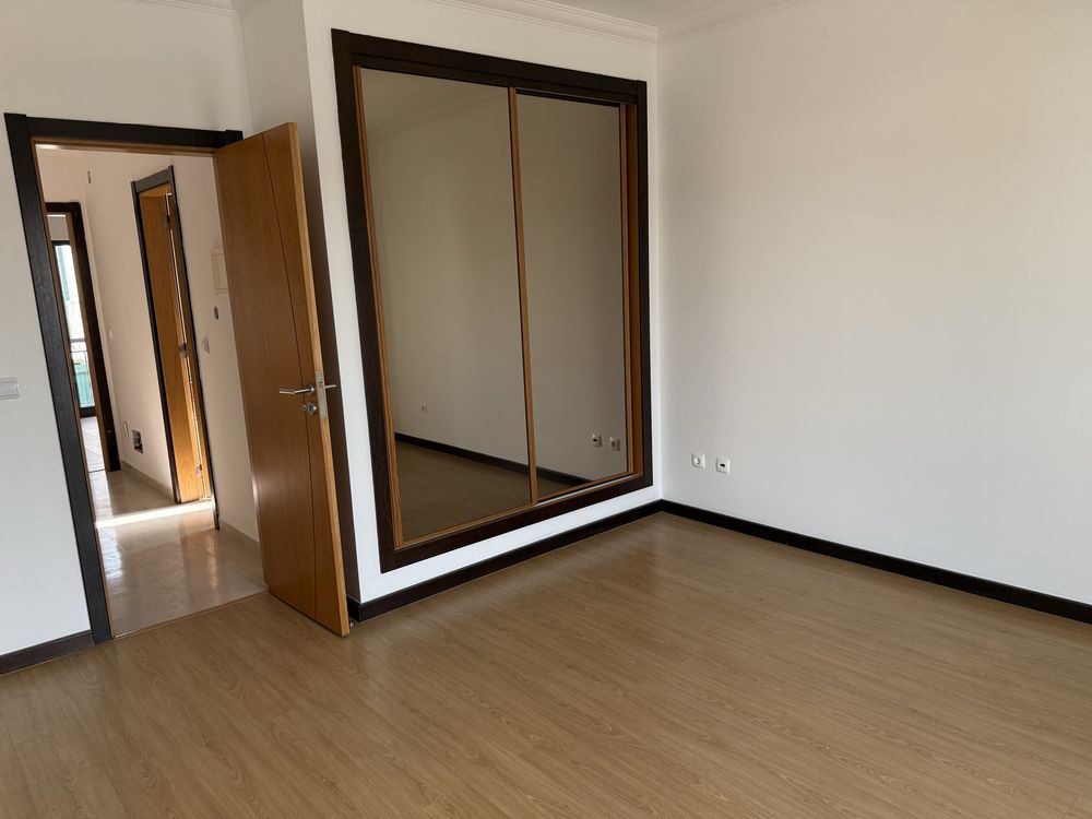 Moradia T3 com garagem na Quinta do Conde (Boa agua I)