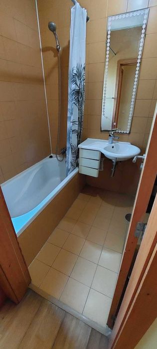 Alugo 1 quarto perto do ISCAP