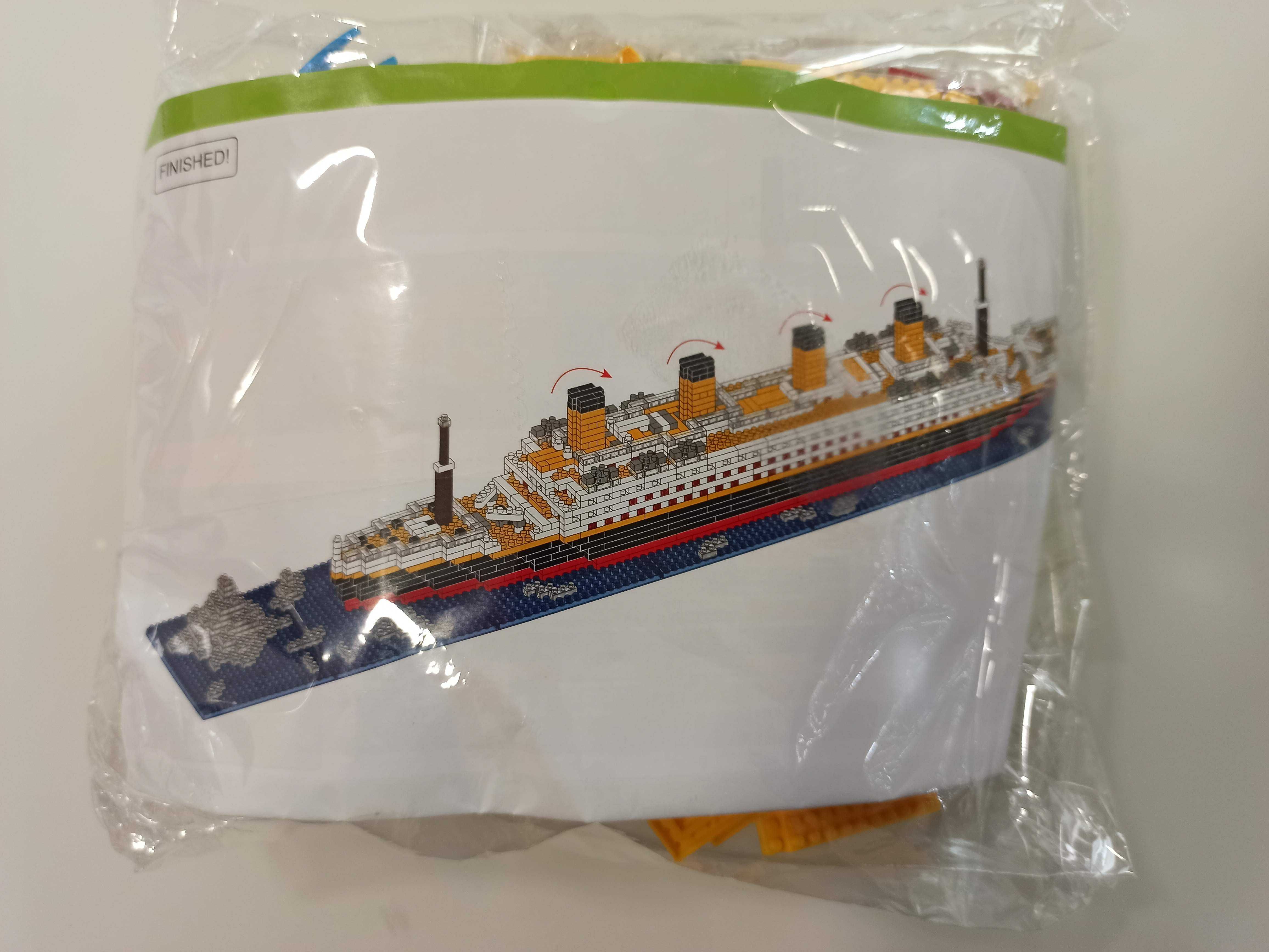 Lego barco Titanic 1860 peças