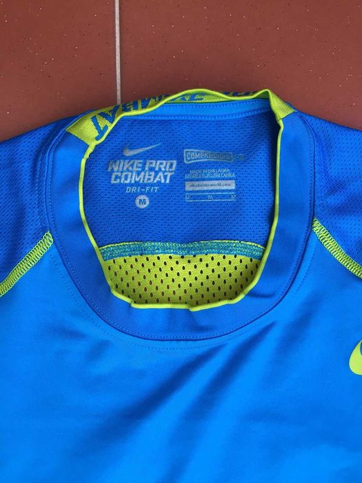T-Shirt ginástica --- NIKE PRO COMBAT Dri-Fit -- Tam. M