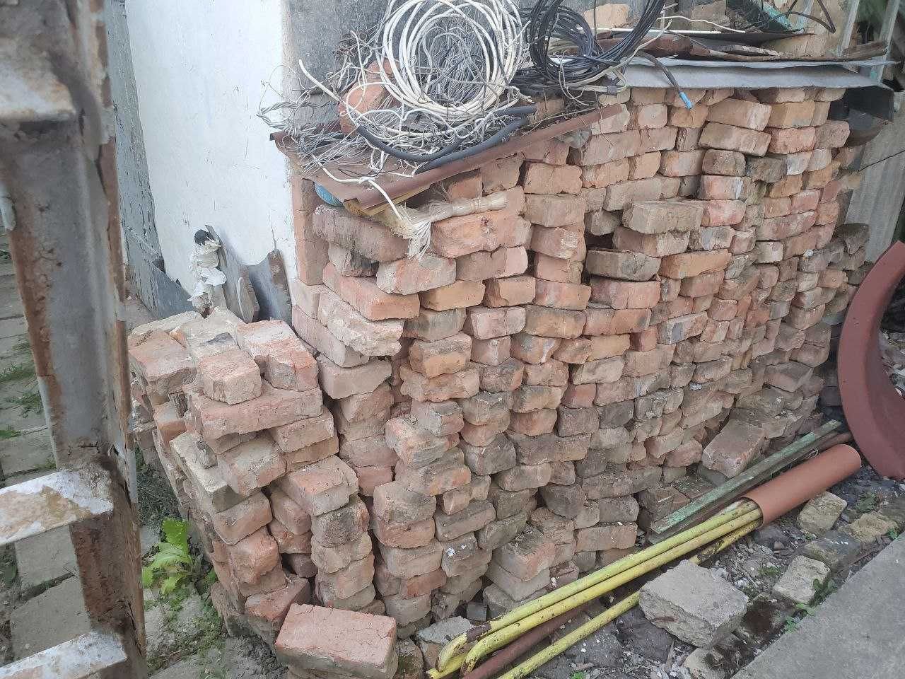 кирпіч. цегла цілі і половинки