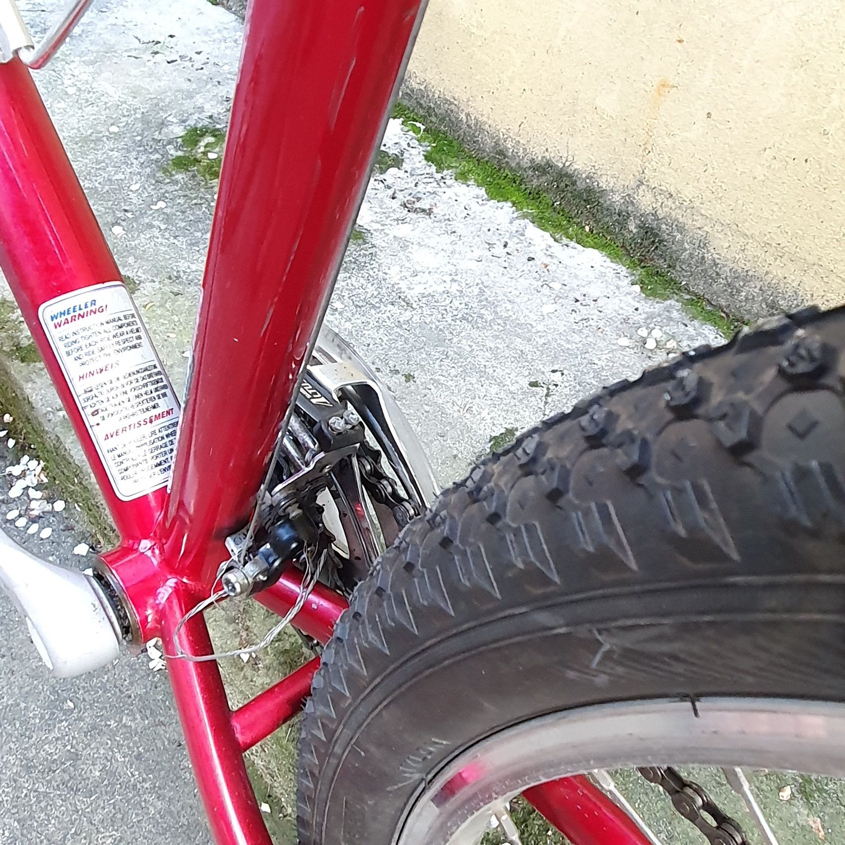 Bicicleta Montanha confortável e com suspensão muito boa