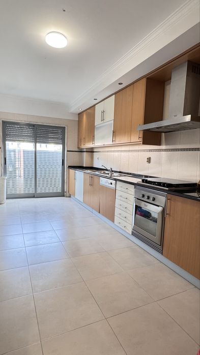 Apartamento T2 Cacem C/ Garagem e Suite
