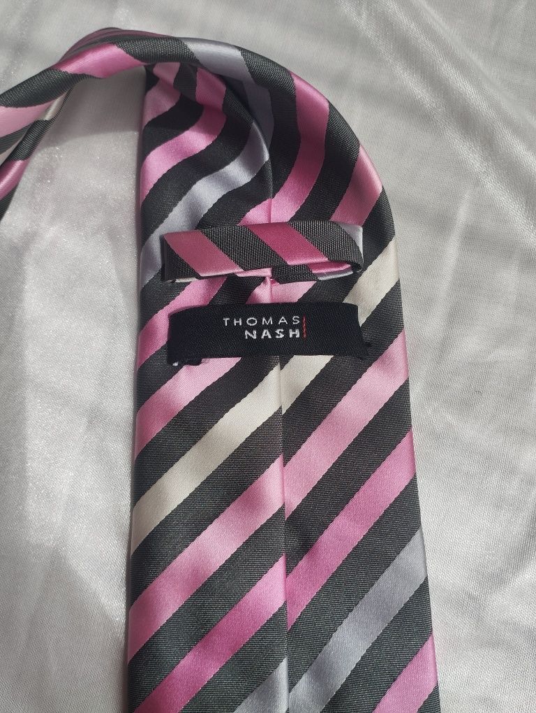 Elegancki męski krawat w paski różowo-szare