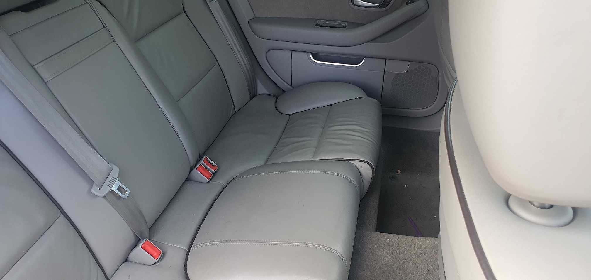 Audi / A8 4.2 V8 FSI quattro