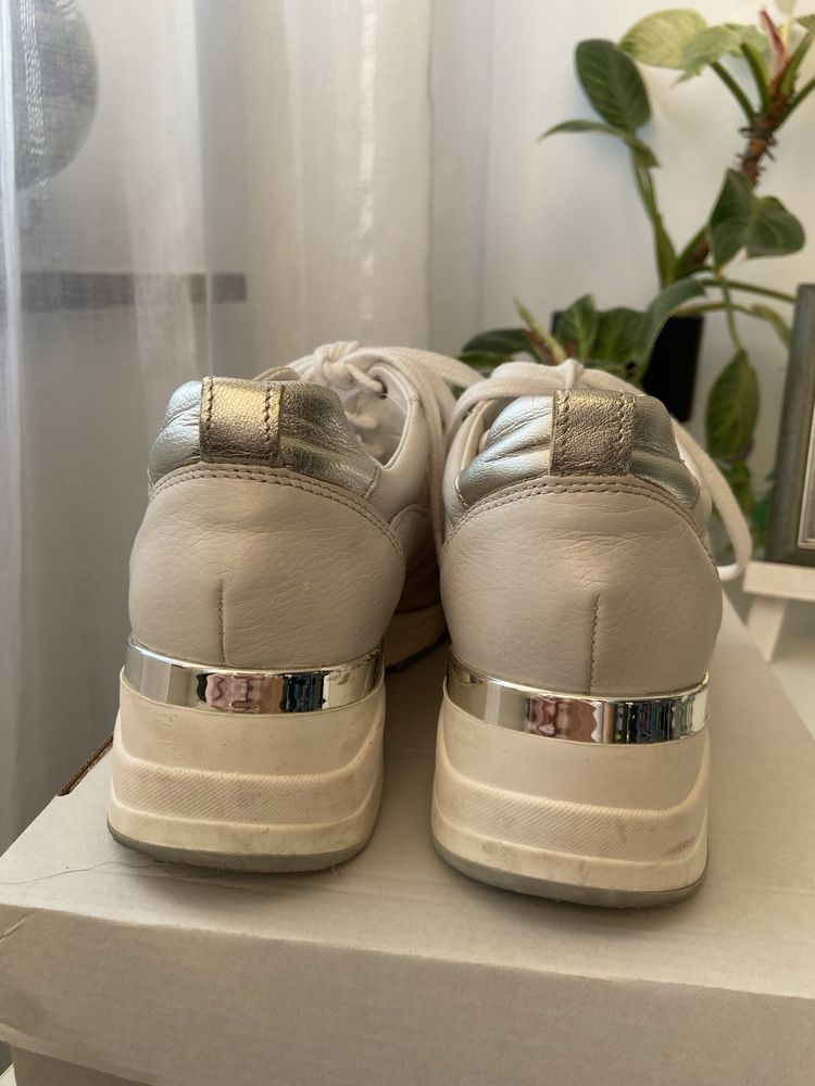buty sportowe szare beżowe na platformie