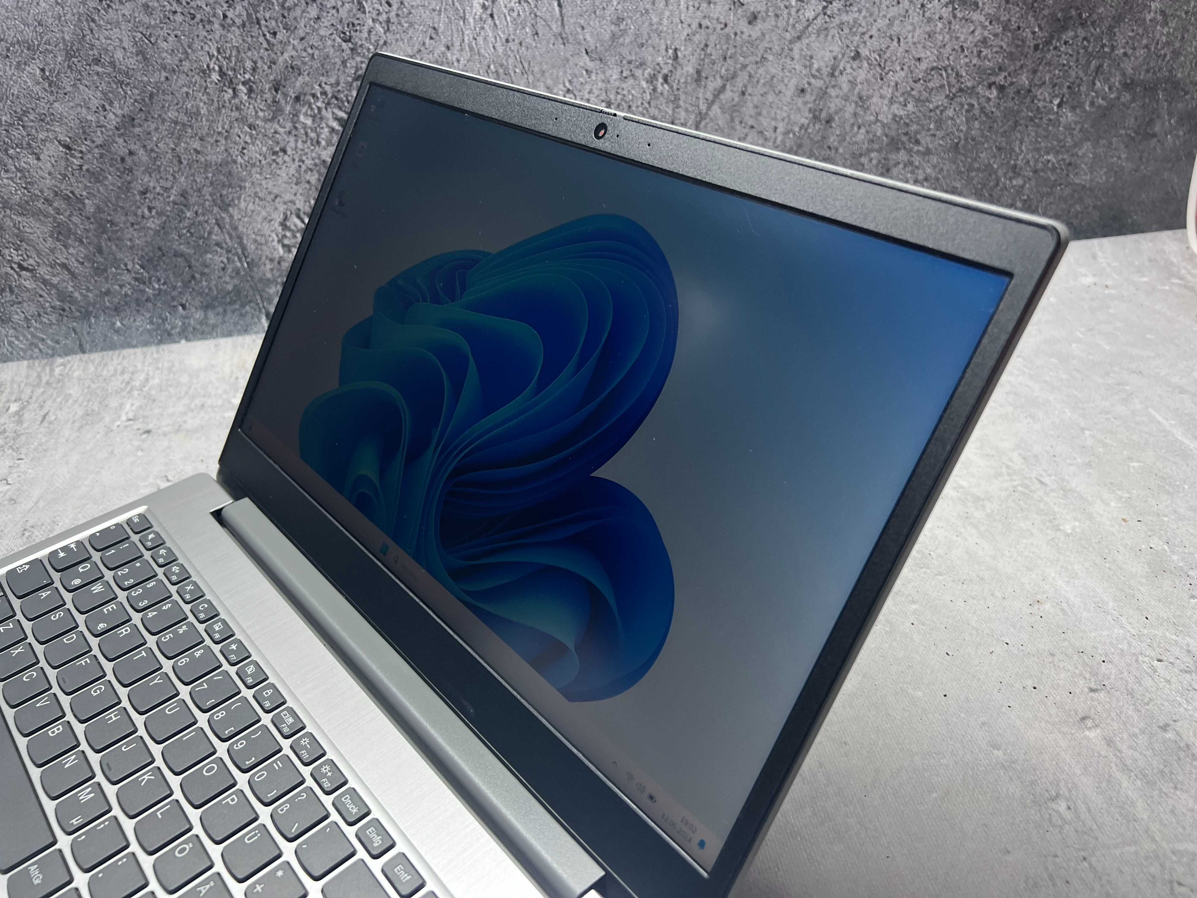 Lenovo Ideapad / Ryzen 5 3500u 3.7 GHz / 12GB DDR4 / 1TB SSD / 15.6FHD