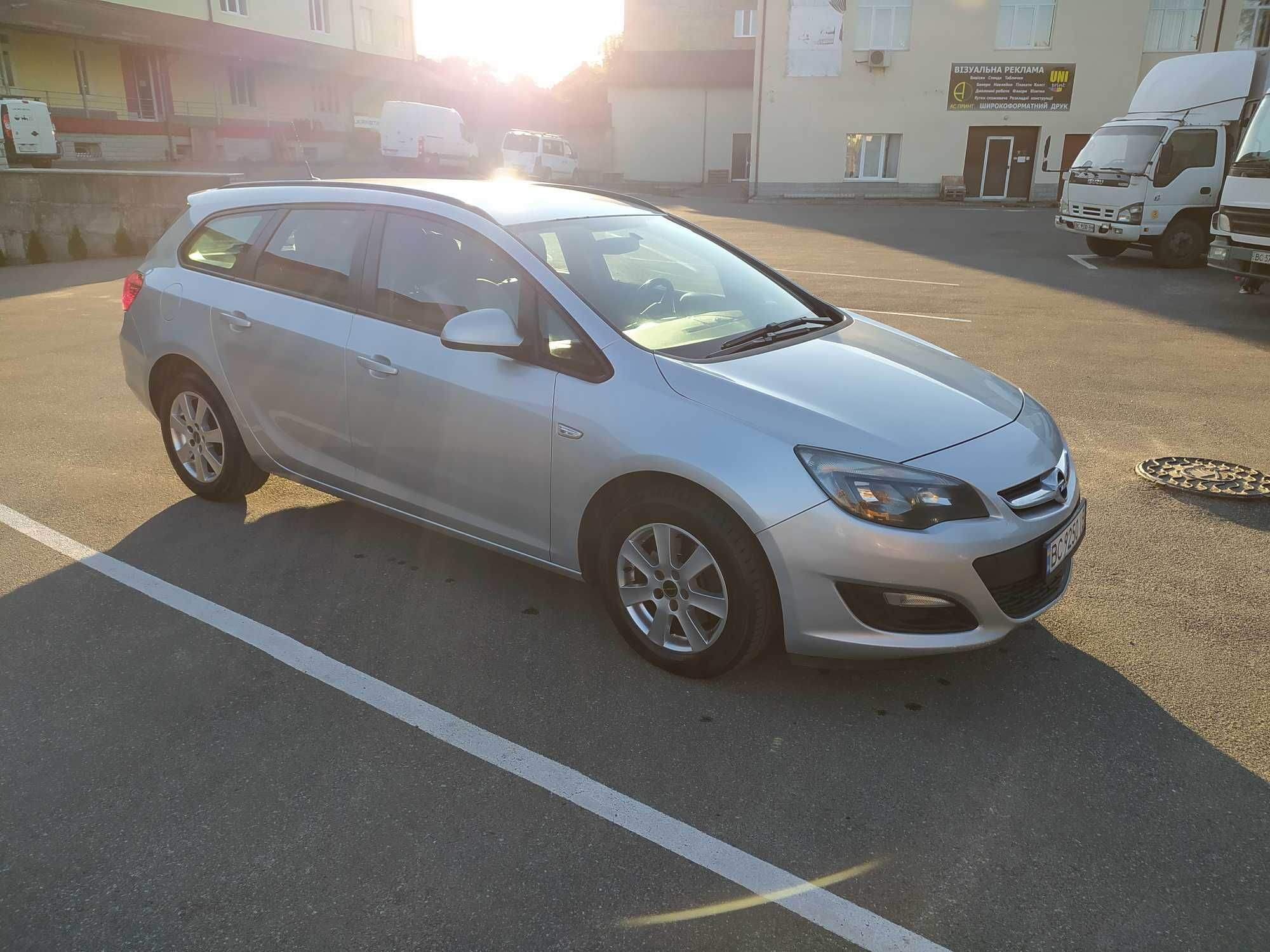 Opel Astra J 12/2013 року, 1,7 дизель