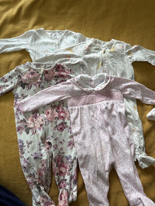 Чоловічки на дівчинку 3-6м безкоштовно