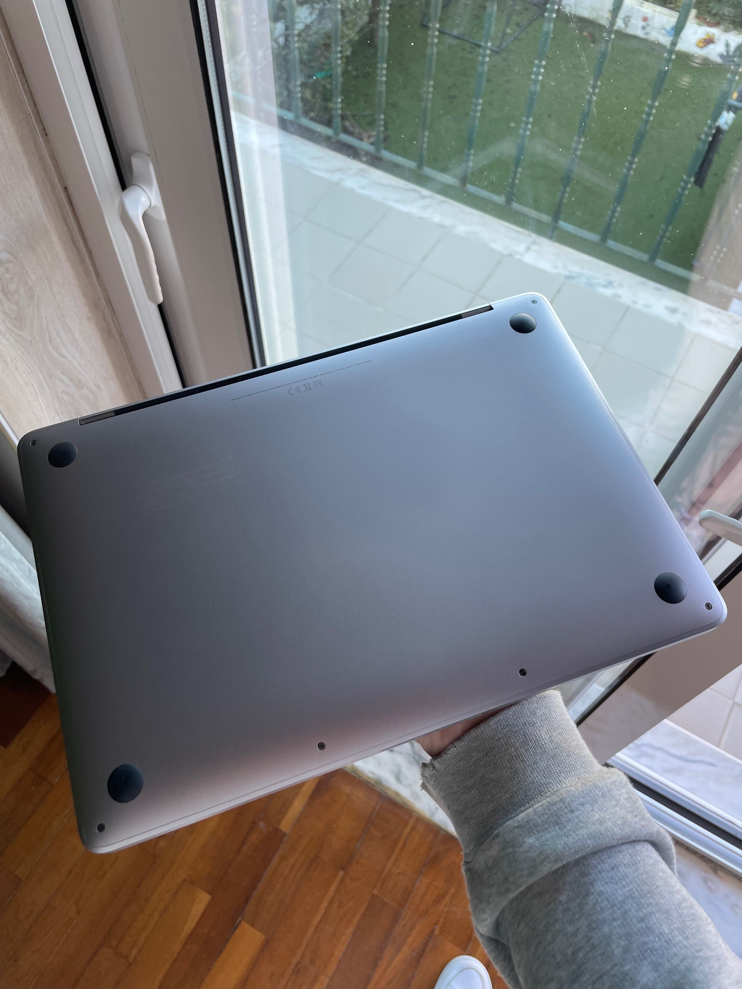 MacBook Pro 13'' (M1 | 8GB | 256GB)