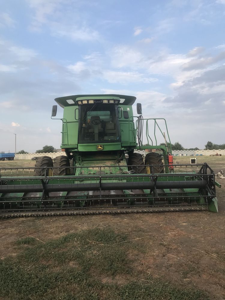 Комбайн John Deere 9660 STS 2005 рік