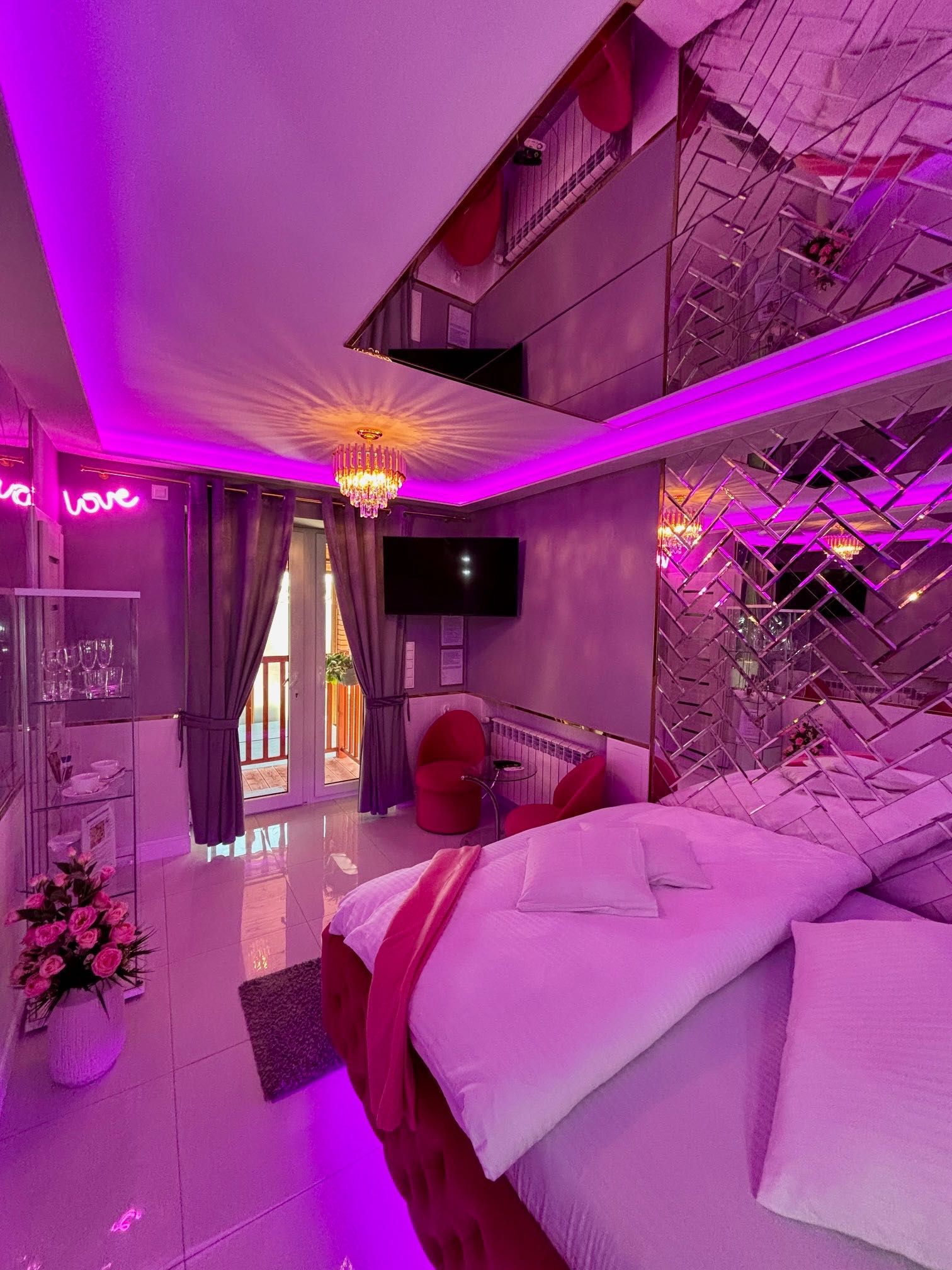 Apartament "Love Heaven" Jacuzzi SPA z wanną z hydromasażem dla Dwojga