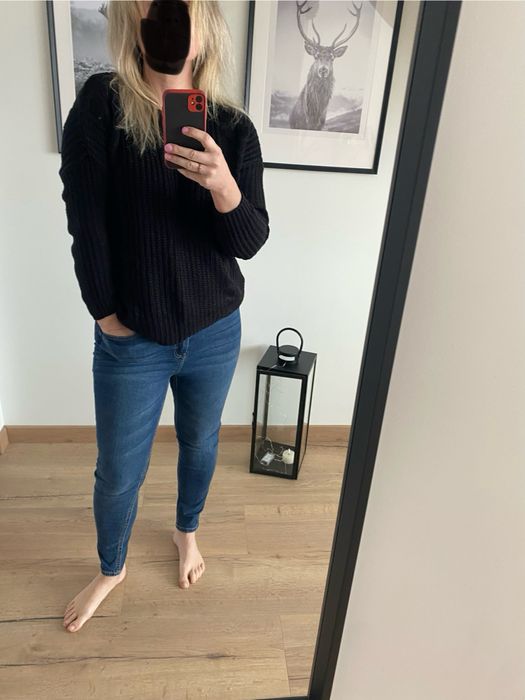 Damski sweterek Sinsay rozmiar M wyciecie na plecach